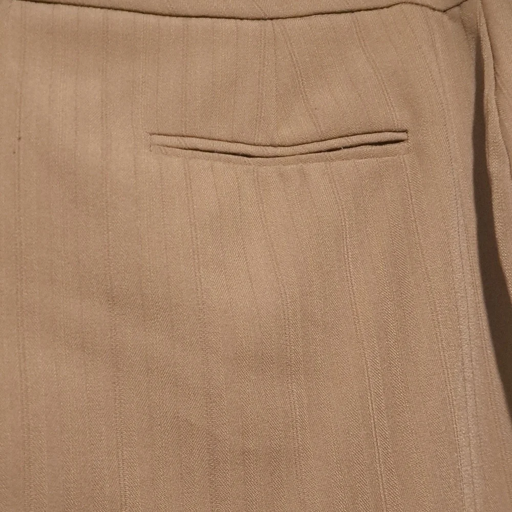 Classic Woman's Dress Pants in Beige Sleek classic feel and look - Picture 7 of 7